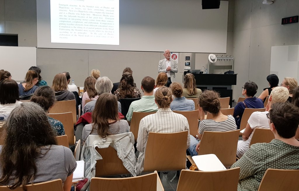 Julia Vaeßen tweet media