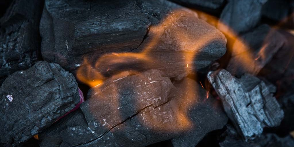todobrasaCom's tweet photo. "#Fuego. es una magia primitiva y poderosa que nos atrae y nos transforma. Cambia la forma en que cocinamos, cómo nos divertimos y cómo nos sentimos. Esa magia está en el corazón de cada @KamadoJoe." 

https://t.co/CU3qCOhDCI
#Todobrasa🔥 #BarbacoaPerfecta #kamado https://t.co/6MgxKADG4O