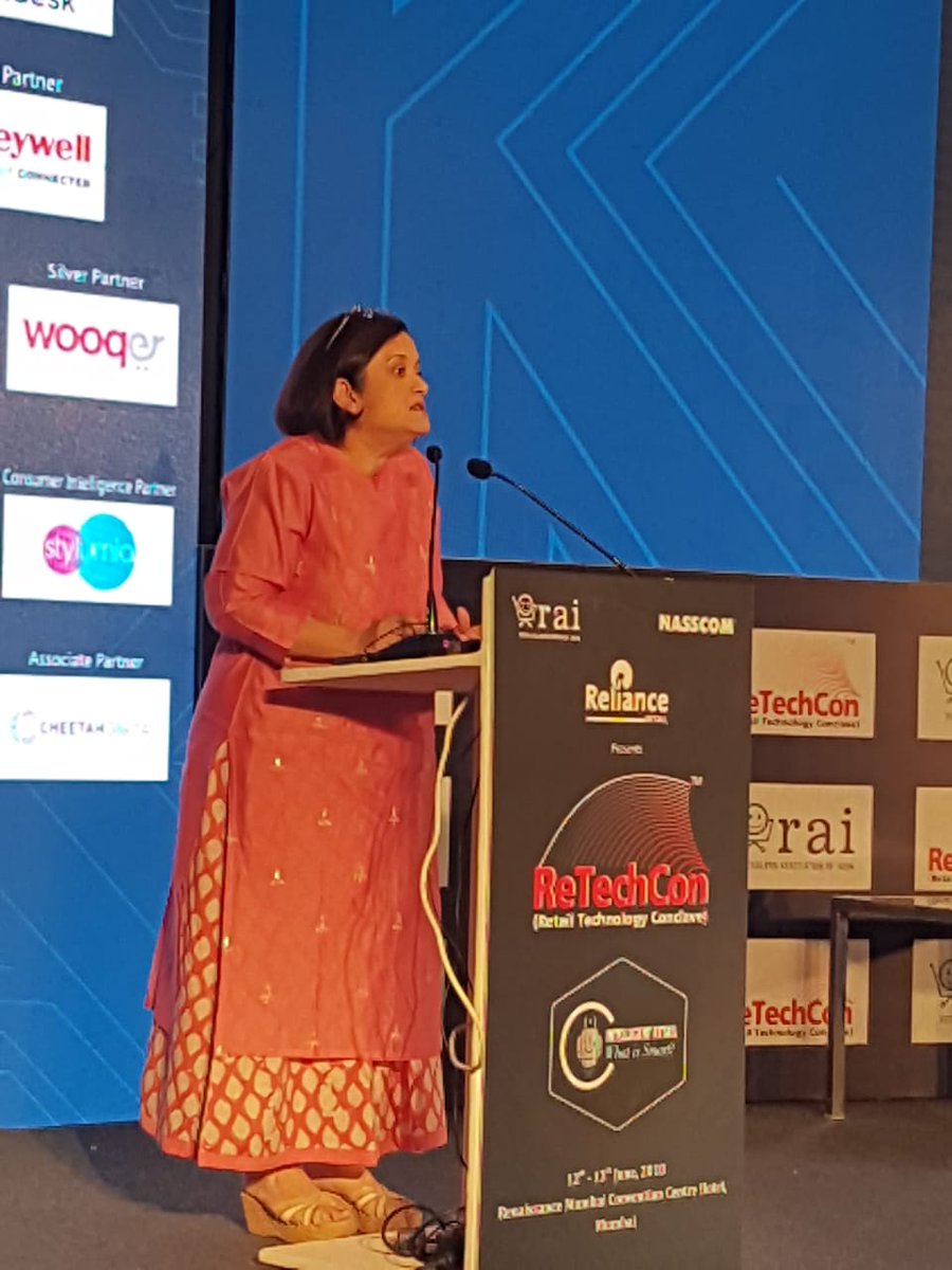 kumarraja1's tweet image. thank you for a wonderful keynote address at Retechcon 2018 @debjani_ghosh_ @rai_india @nasscom #ReTechCon2018