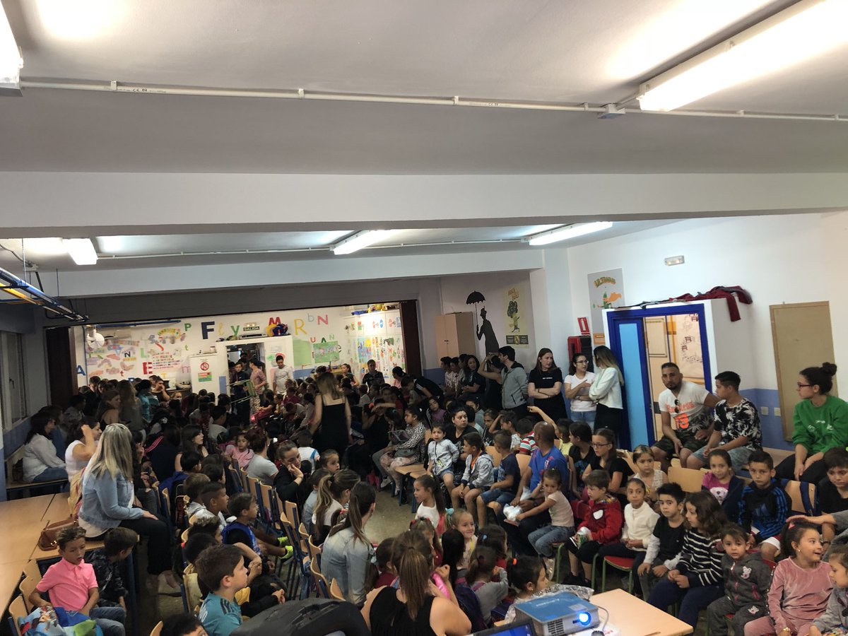 CEIPIbarburu's tweet photo. Comenzamos nuestra #AsambleaDeComunidad en la que mostramos a familiares, alumnado y voluntariado los sueños cumplidos en este curso 17/18. Y después....atentos a nuestro canal #youtube! https://t.co/Tm9tetInXi