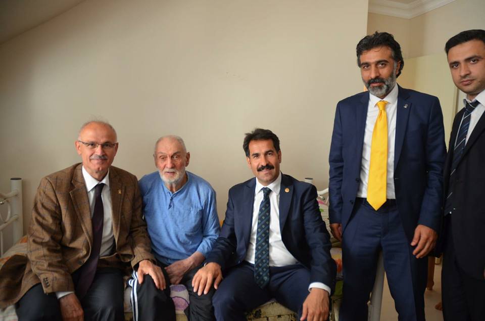 KCisrafil's tweet photo. Vakit Kocaeli Vakti!
Başbakan Yardımcımız Fikri Işık ve Kocaeli Milletvekili Adaylarımız ile Kocaelimiz için Ak Partimiz için çalışmaya devam ediyoruz. Durmak Yok Yola Devam #AkDava #Kocaeli #RTE #AkParti #KocaeliVakti https://t.co/wYhPqWuqw7