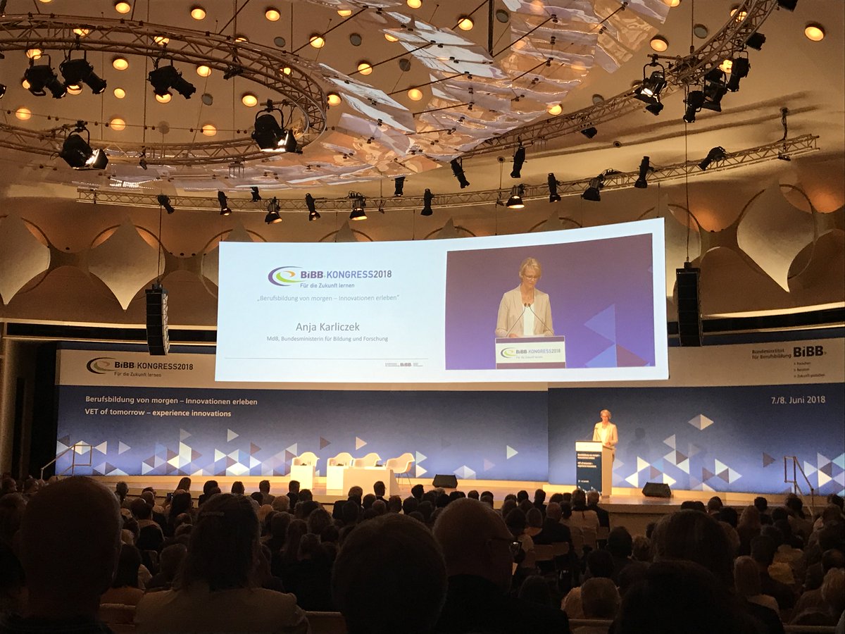 VerbundKODIMA's tweet photo. Am 7. und 8. Juni war #AlrikZech von unserem Verbundpartner @ecovis_com beim @BIBB_de Kongress 2018 in #Berlin. Wertvolle Impulse aus Forschung und Praxis für @VerbundKODIMA. Thema u. a. #Digitalisierung von Lehren und Lernen. Mit dabei #Paula von @Pepper_Research. #BIBB18 https://t.co/CpLWIy0ooL