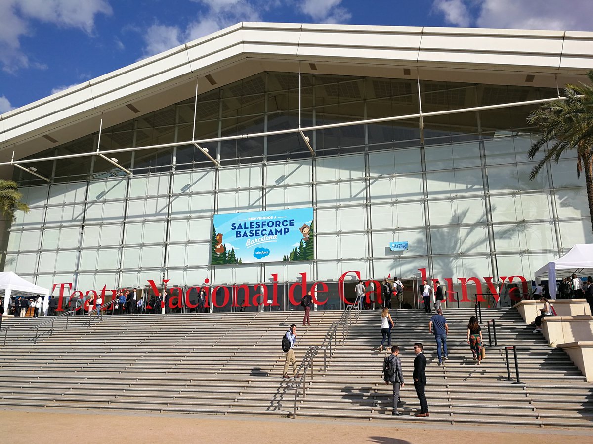 ITUser_ITDM's tweet image. Recien llegados a Barcelona para asistir a #SalesforceBCN