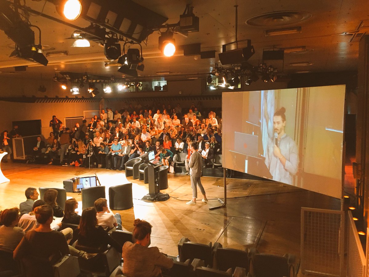 La journée annuelle de la #teamLFD débute maintenant ! <a href="/PaolinPascot/">Paolin Pascot</a> Président de notre belle association a l’immense plaisir d’ouvrir une journée 100% innovation agricole ! Merci aux 100 #startup présentes et à tous nos visiteurs... très nombreux ! #MAGF #LFDay18