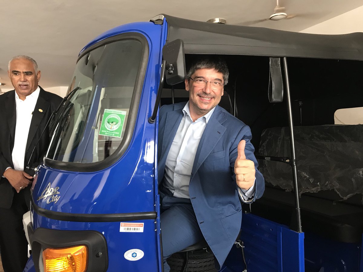 ItalyInSudan's tweet photo. #EmbITA to #Khartoum is happy to share the arrival on the #sudanese market of #italian #motoretta #rakcha @PiaggioOfficial in #Sudan. We’ll bring #happiness to #sudanese people with our #supportivediplomacy #diplomaziasolidale through our #HappyBee #ApeFelice https://t.co/NdEtjkDSXb