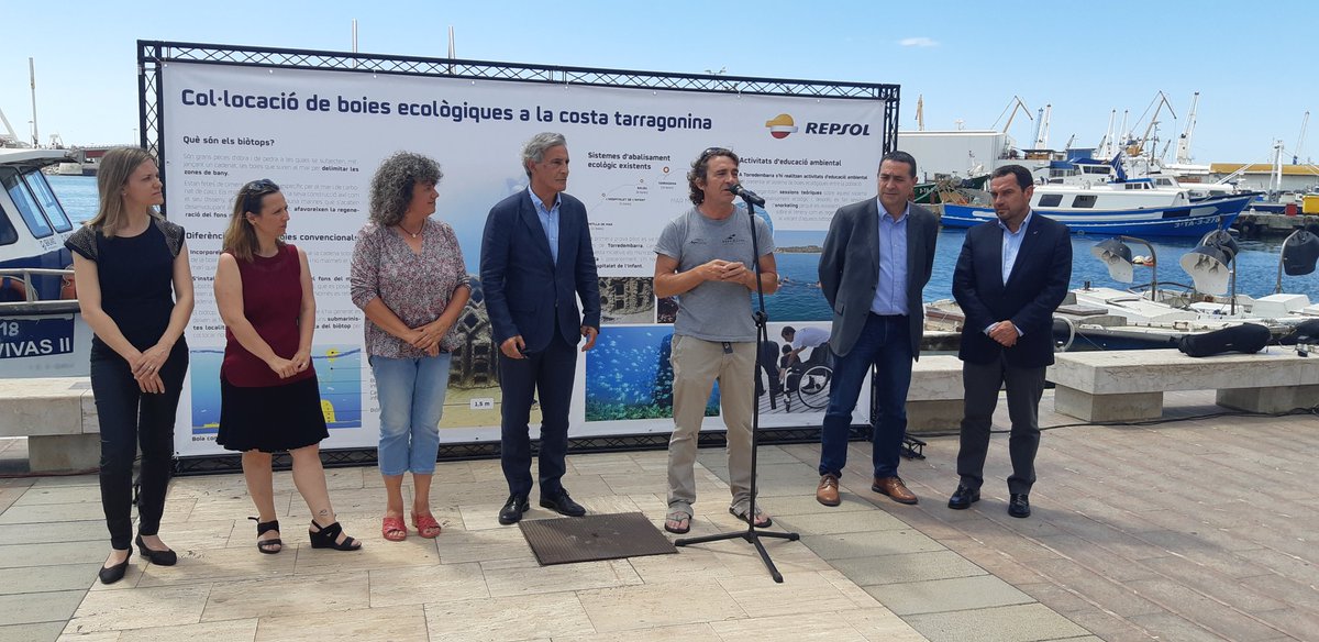 ajAltafulla's tweet photo. Avui instal•lem 10 boies ecològiques més als parcs de biòtops de la costa d'Altafulla. Treballem per la sostenibilitat del fons marí i perquè siguin visitables #mediambient https://t.co/bAUo8QY9IE