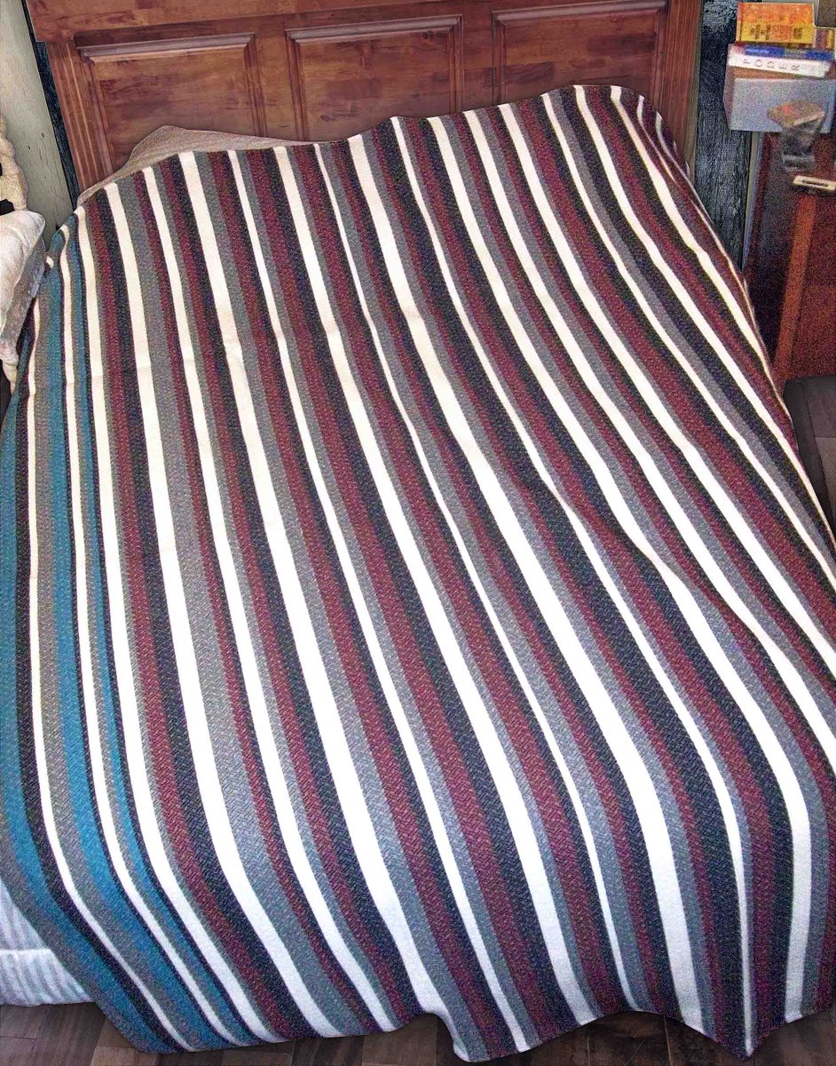 SweetDreamsHome's tweet photo. Hypoallergenic Deluxe 100% Peruvian Alpaca fleece throw blankets bedspreads 235 x 235 cm, 3.0 kg, jacquard-knitted, organic, handmade, silkiness, vertical stripes patter #alpaca #alpaca #hypoallergenic #silkiness #fashion #throws https://t.co/ZCI9r3Q8gO https://t.co/oolpnQHiqN