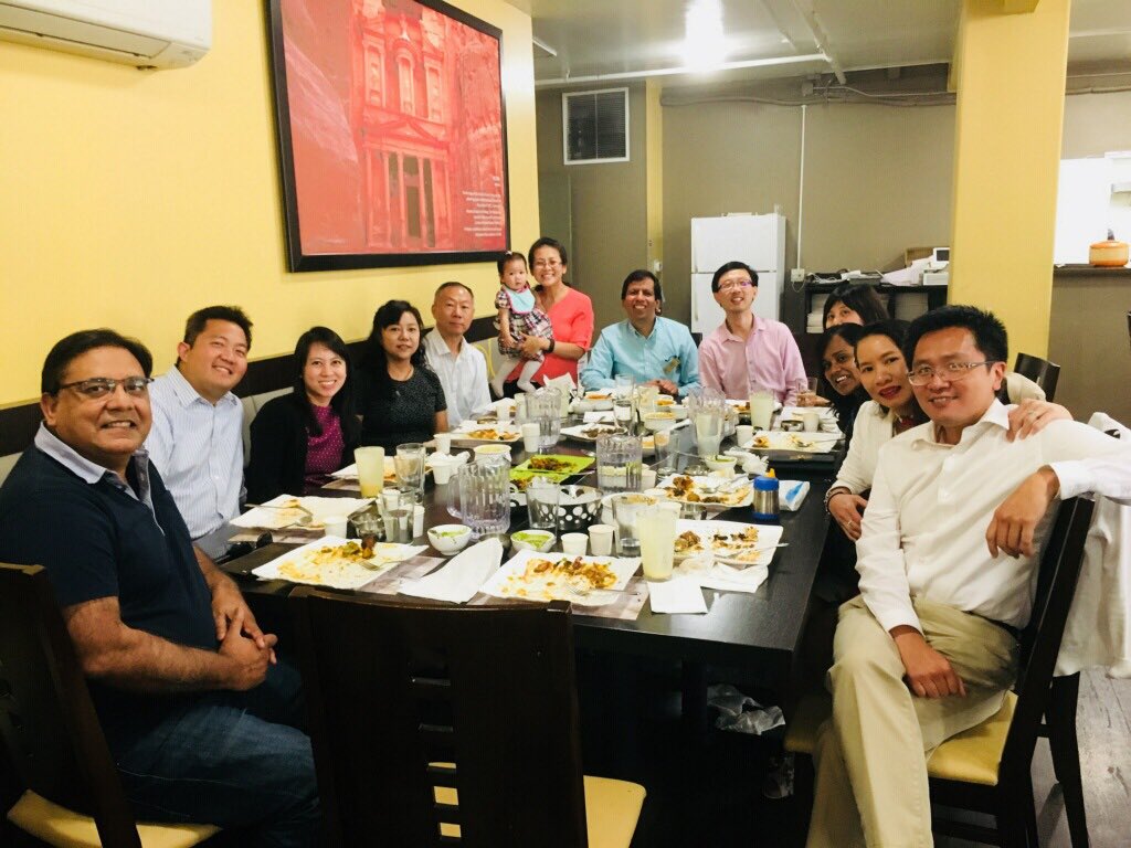 Lunch time with my great team.. Nothing comes close to great food, great thoughts and good friends...Birthday babies Frank, Daniel and Judy celebrating with us after our intense upstart School training #tigerteam#penneyooi#maxout#family#friends#teamgathering