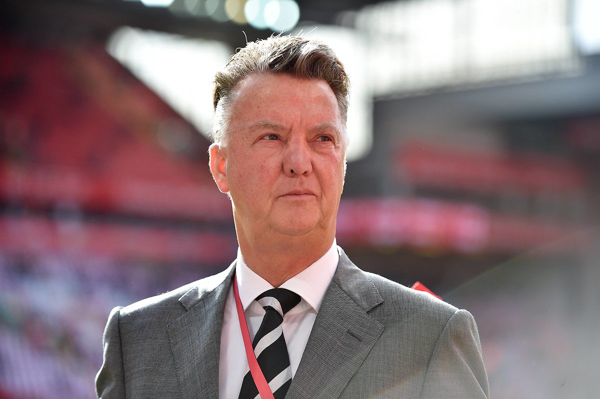 Teknik adam konusunda arayışlarını sürdüren Fenerbahçe'nin, Van Gaal ile anlaştığı iddia edildi. 

Tecrübeli teknik adamı ikna ederek İstanbul'a davet eden Fenerbahçe, Van Gaal ile son detayları İstanbul'da çözmeyi düşünüyor. [<a href="/Milliyet/">milliyet.com.tr</a>]