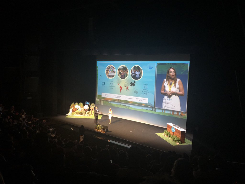 ariassantiago's tweet image. Lola de ProFuturo explicando cómo a través de la tecnología y la educación digital consiguen su reto en 23 países: niños con opciones de ser lo que quieran ser #somosprofuturo #SalesforceBCN Ya con más de 5 millones de niños