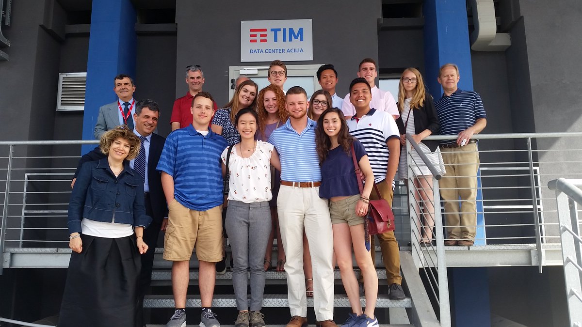 TIM_Enterprise's tweet photo. Il #TIMDataCenter di Acilia, eccellenza italiana in materia di storage in sicurezza dei dati, oggi apre le porte ai studenti della @IowaStateU. https://t.co/ao4qLVlDd4