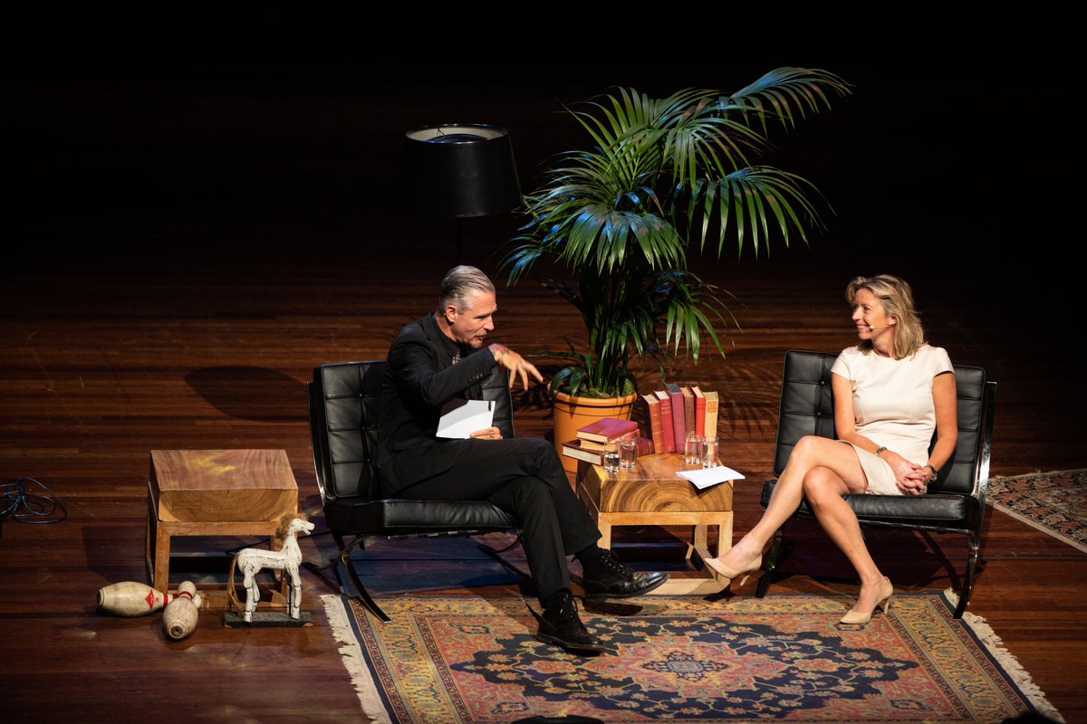 De #SocialeTop werd gisteren afgesloten door minister Ollongren: "Geweldig hoeveel mensen meedenken over wat beter kan en moet in Nederland. De beste oplossingen worden bedacht door mensen die dagelijks de praktijk meemaken. Daar kunnen overheden en organisaties mee aan de slag."