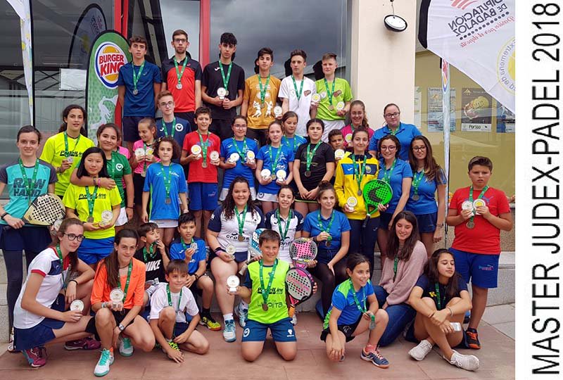 Area_Deportiva's tweet photo. PÁDEL: Brillante punto y final de los Judex de Pádel con la disputa del Master en Don Benito y Villanueva y organizado por @Atavas_1992 Con @fexpadel https://t.co/XGaCKhU3ni https://t.co/VQ5RR7yxo5