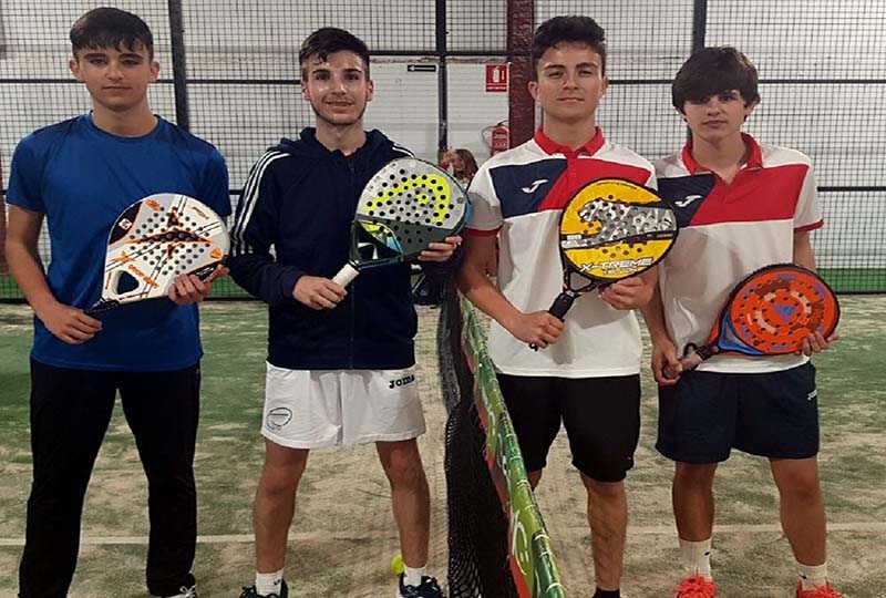 Area_Deportiva's tweet photo. PÁDEL: Brillante punto y final de los Judex de Pádel con la disputa del Master en Don Benito y Villanueva y organizado por @Atavas_1992 Con @fexpadel https://t.co/XGaCKhU3ni https://t.co/VQ5RR7yxo5