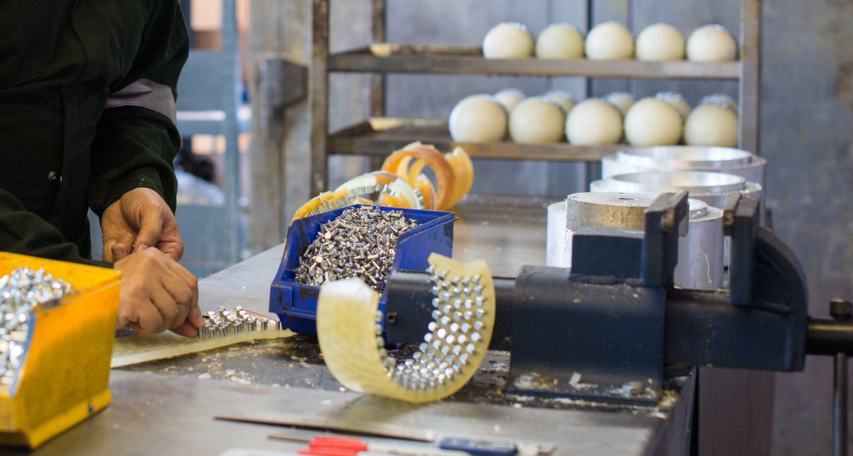 CokebustersLtd's tweet photo. Our 3¾" pig has 106 individual parts and uses eight casting processes and six machined alloy moulds in its production.
This attention to detail allows it to achieve a full bore decoke without tracking, striping or missed patches.

#decoking #refining #refiningprocesses #oilandgas https://t.co/FwTDel1QdM