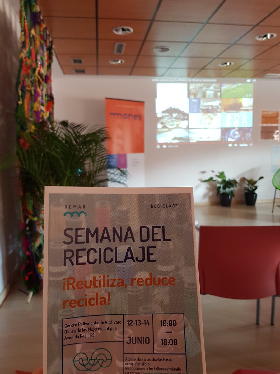 Customizando_co's tweet photo. Estamos en la #SemanaDelReciclaje que han organizado las compañeras y compañeros de @MARES_Madrid desde el Mar de Reciclaje en Vicalvaro
Hoy para hablar del #MundoTextil y deseando escuchar las experiencias de @AltrapoLAB https://t.co/4qdHe5VPdD