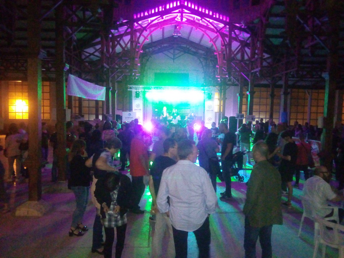 JukevalEventos's tweet photo. Espectacular el 1º Festipet Spab de remember solidario en favor de los animales el que se celebro en el antiguo mercado de Burjassot éste pasado fin de semana. Desde Jukeval eventos queremos agradecer a la organización y a los Dj. el trato recibido. https://t.co/Ixa3ebtkZh