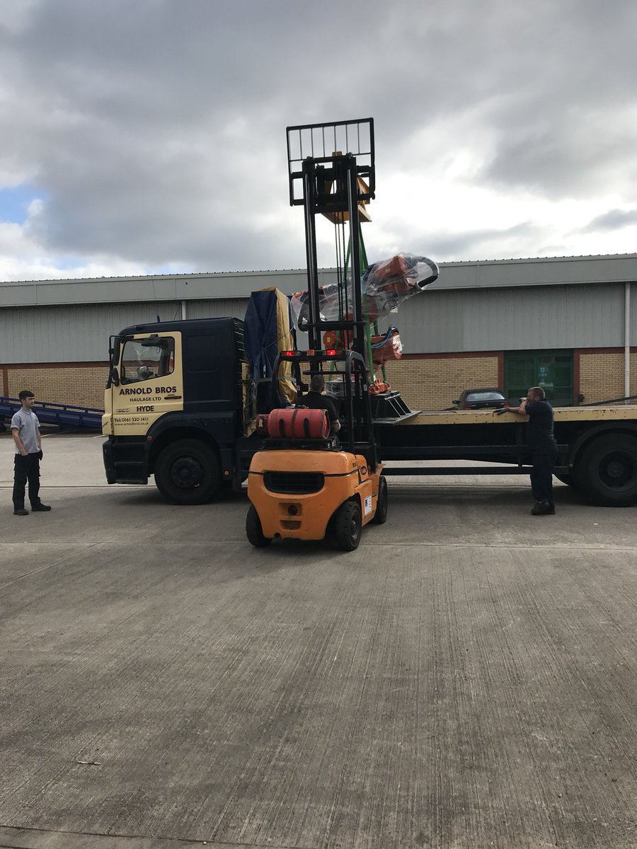 Adelphi_Auto's tweet image. Another exciting project completed and ready for delivery to our customer with the help of Arnold Bros Haulage #automation #robotics #abbrobotics @ABBRobotics_UK @ABB_UK