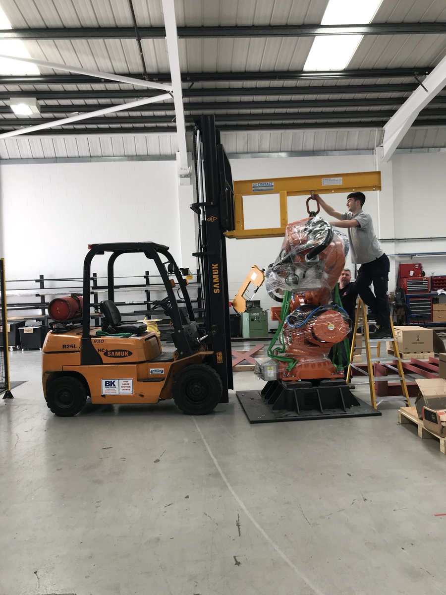 Adelphi_Auto's tweet image. Another exciting project completed and ready for delivery to our customer with the help of Arnold Bros Haulage #automation #robotics #abbrobotics @ABBRobotics_UK @ABB_UK