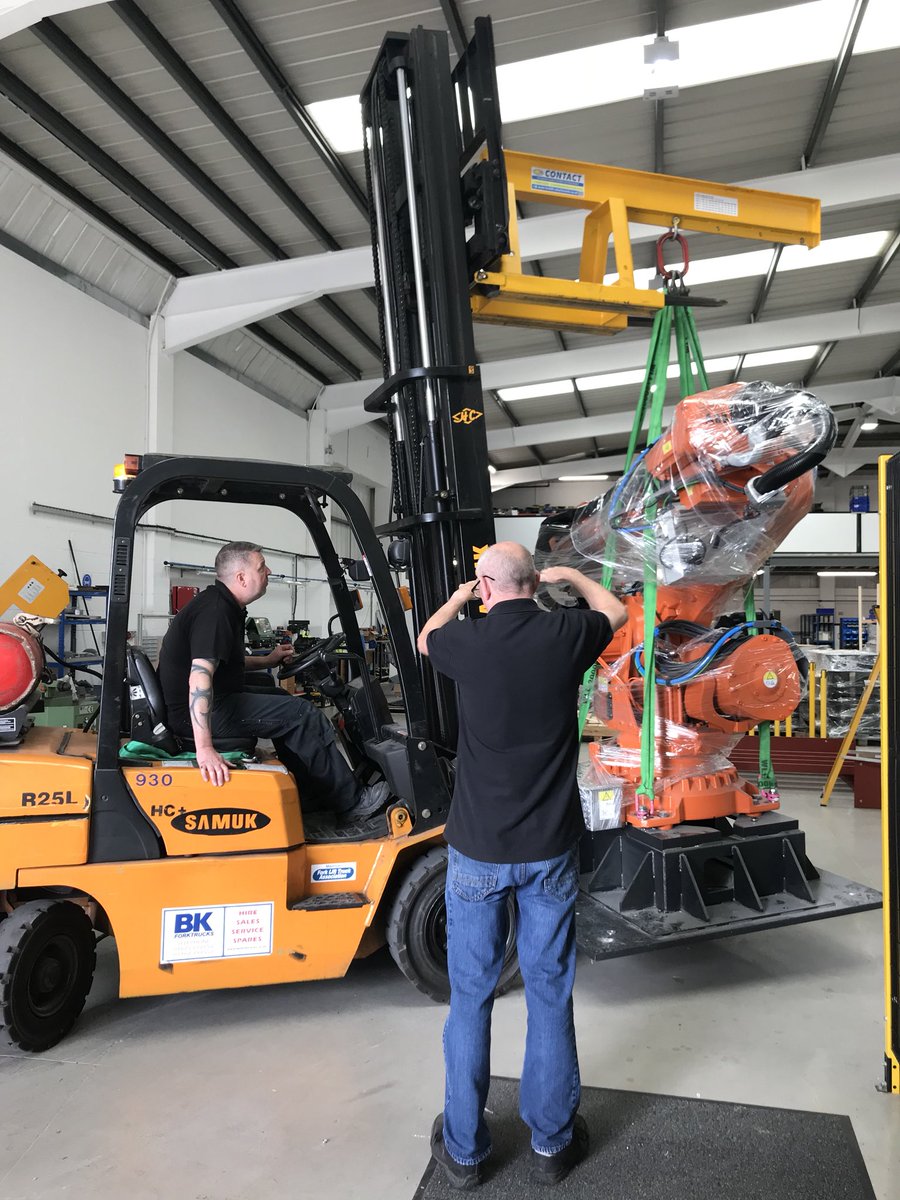 Adelphi_Auto's tweet image. Another exciting project completed and ready for delivery to our customer with the help of Arnold Bros Haulage #automation #robotics #abbrobotics @ABBRobotics_UK @ABB_UK