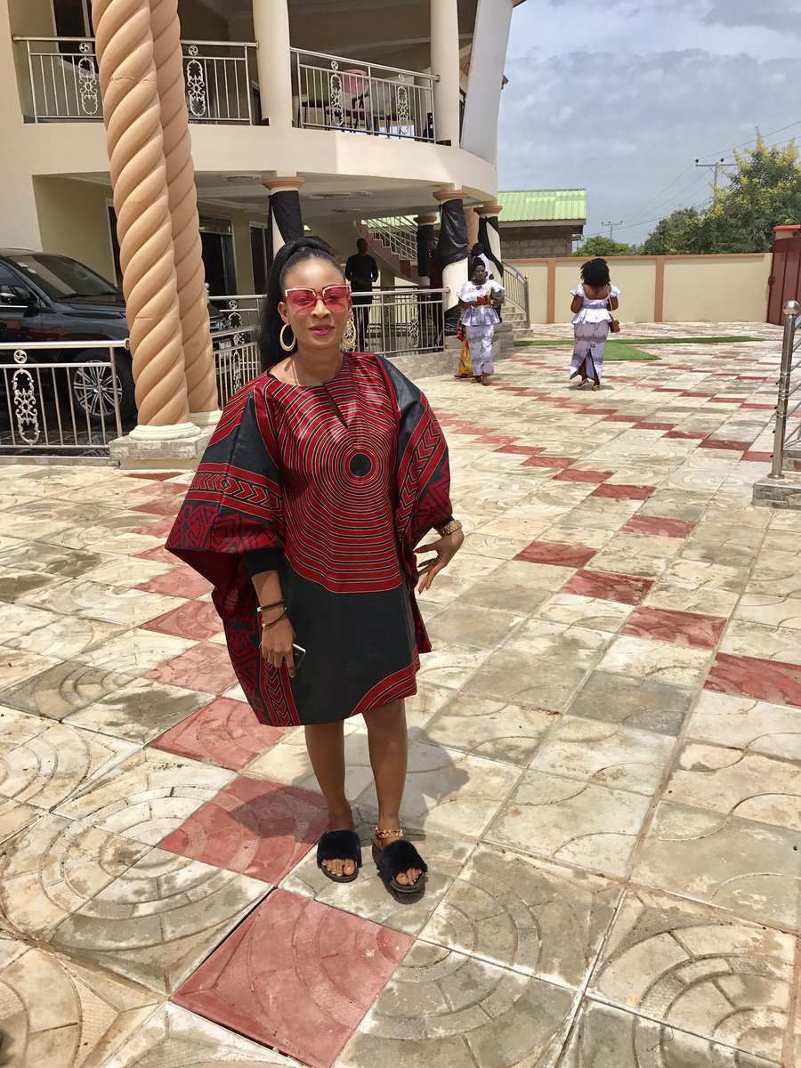 lilian_poo's tweet photo. Who's in this photo? Me 😄..#DeBossLady https://t.co/yn9oHEoXDn
