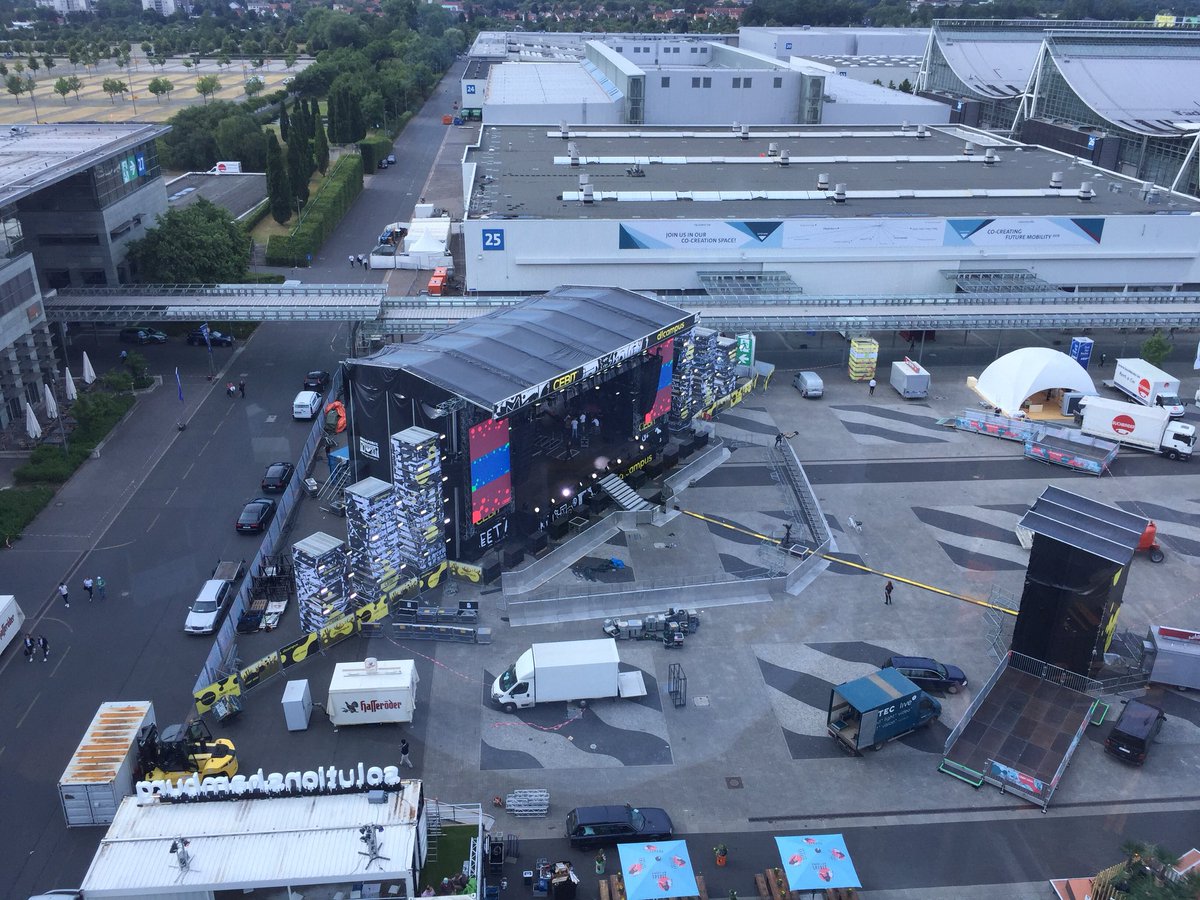 szendeleit's tweet photo. Gute Aussicht während der Fahrt mit #SAP Rieserad auf der #CEBIT2018 https://t.co/wEteSNPRaw