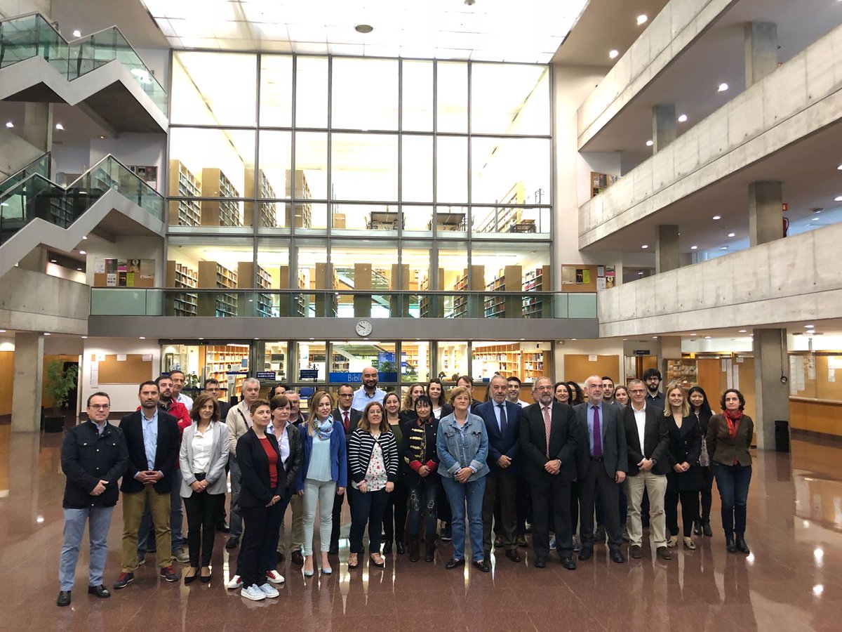 FundacionInade's tweet photo. Comienza el #AulaInade en la @UDC_gal sobre tramitación de accidentes y seguro del automòvil. https://t.co/hFr1xybNxc
