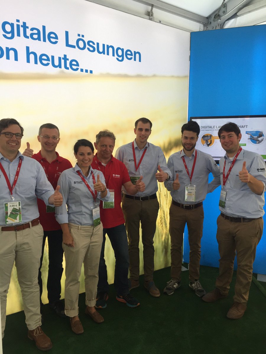 sasake82's tweet photo. Unsere #Maglis #Experten für #Digitale #Landwirtschaft vor Ort #DLGFT2018 #BASF_Agro_DE https://t.co/Z1VBgp9YPj