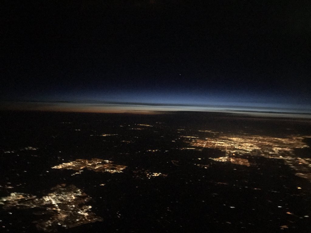 NothingSirius's tweet photo. It’s a lovely day at 36,000 feet!
BTW #FlatHorizon is showing NO signs of #ProgressiveDeclination
Good morning East Coast!!!
#FlatEarth https://t.co/uYjEoFPR51