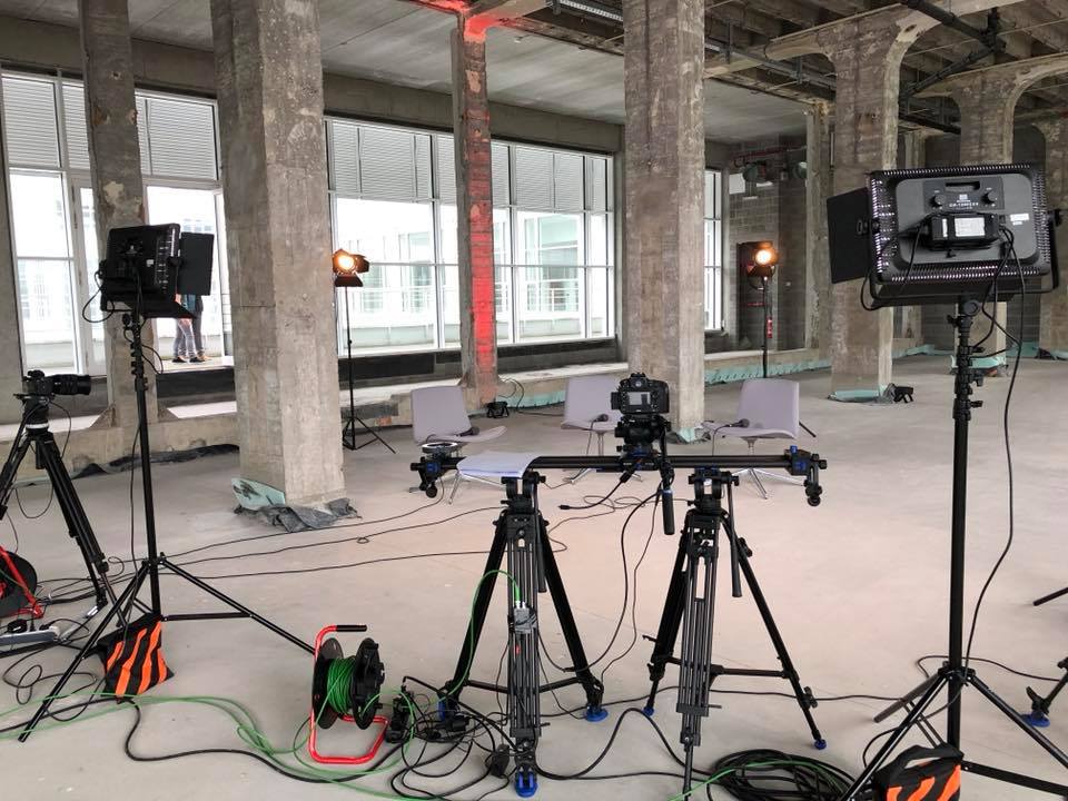ohmedias's tweet photo. 1 an au #valbenoit, c'est le #JourJ pour investir les lieux ! Nous tournons chez nous pour #ConferenceMondialeDesHumanites - @SPI_Liege @ProvincedeLiege @UNESCO @InterfaceULiege @ULiegeRecherche #work #evenement #conference https://t.co/BMq4lDlf6u