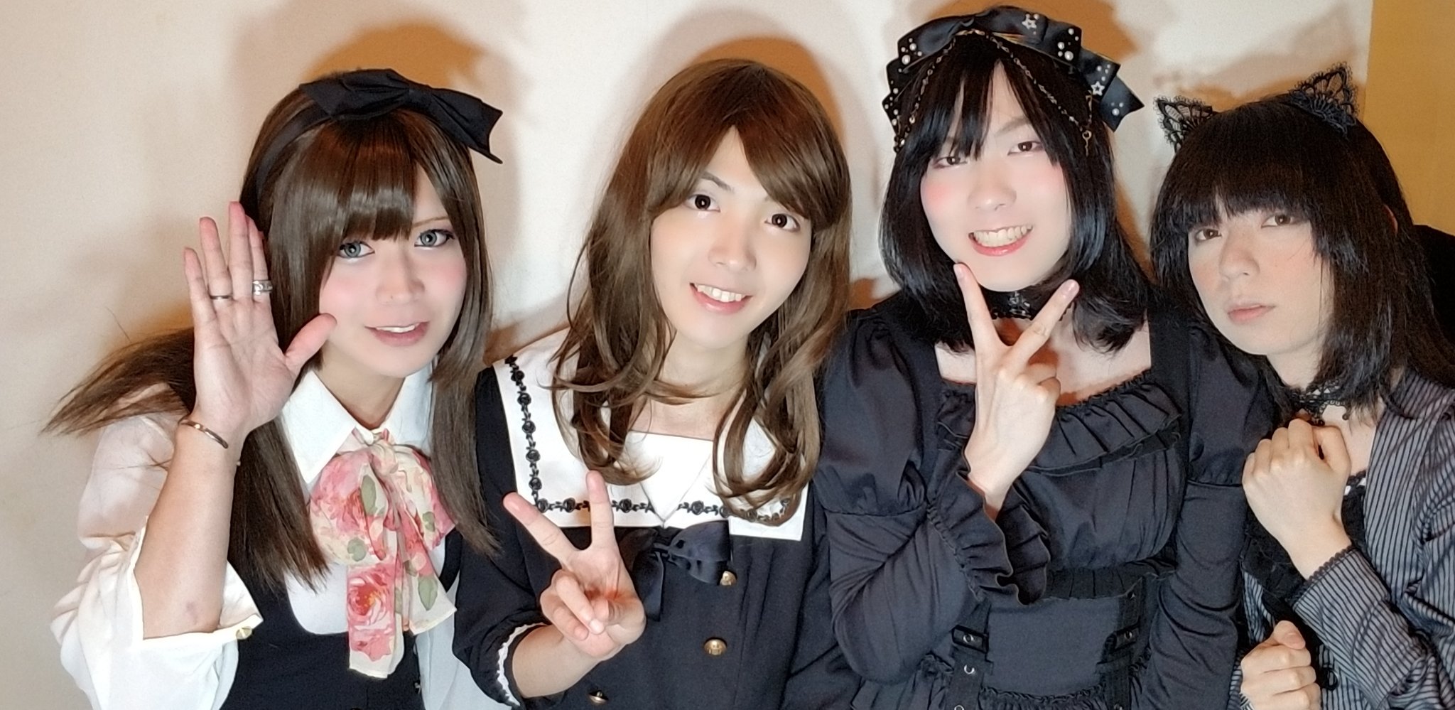 まほうにかけられて 池袋 コンカフェ まほかけ ホイホイゴキブリホイホイ 本日も雨にも負けずオープンいたしました またここからいつもここから 火曜まほかけ りお しのん まこと ニコルの四人衆でお待ちしております 待っ