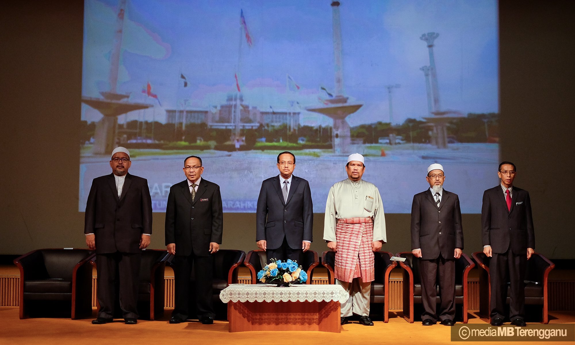 Dr Ahmad Samsuri Mokhtar 님의 트위터 Siapa Anak Perantau Yang Akan Bersama Dengan Saya Malam Ni Twit Sikit Https T Co N561auyvdn 트위터