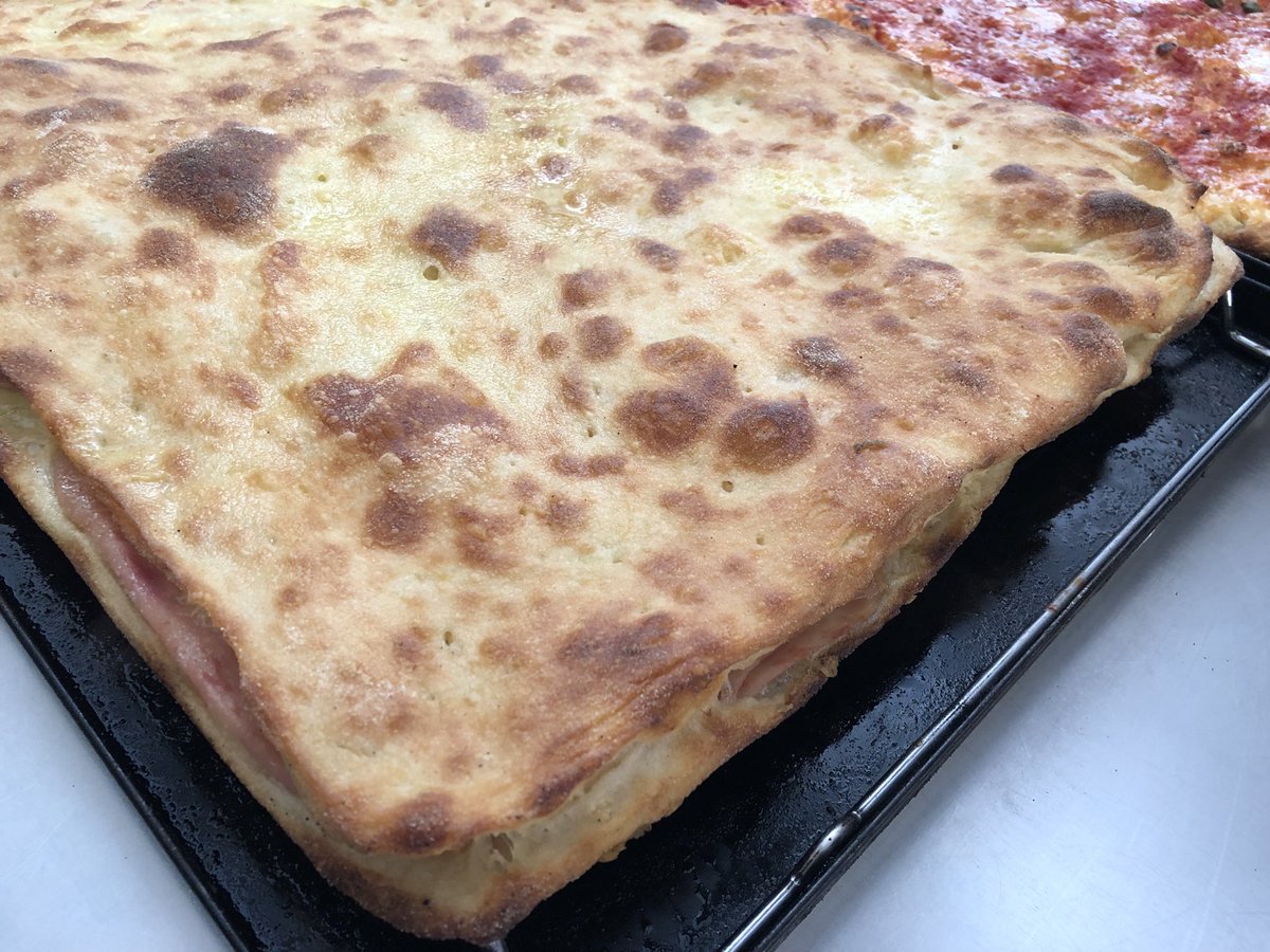 kappaTI's tweet photo. la #ripiena fatta con la pz3 #spadoni #pizzaricciardi #Firenze https://t.co/jL3h8ApglM