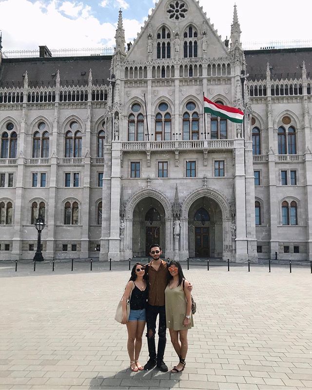 halawetrwh's tweet photo. total tourists 🏛 https://t.co/6uScXd6p9w