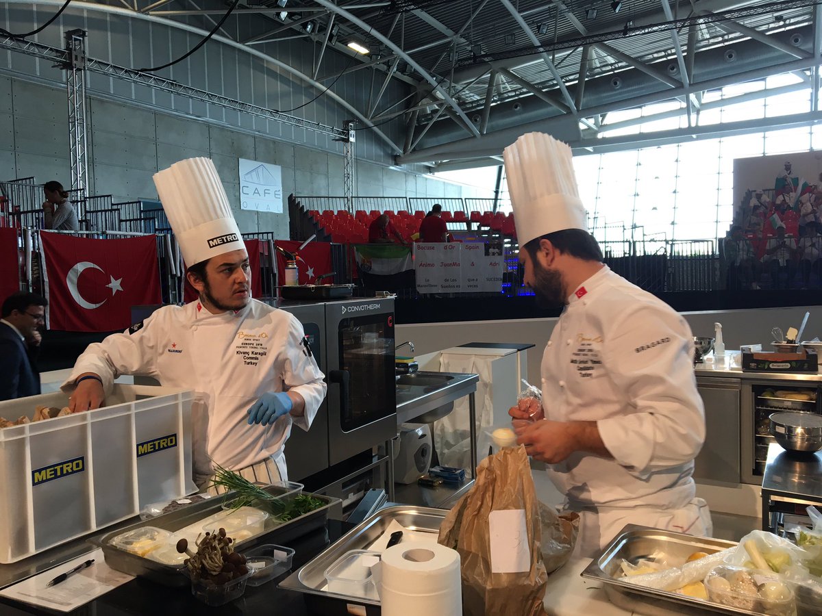 Bocusedor's tweet photo. 10th and last team today: Turkey 🇹🇷! Just a few words between 👨🏻‍🍳👨🏻‍🍳 Mutlu Sevket Yilmaz and Kivanç Karagöl, and now good luck guys! #Bocusedor #BocusedOrEurope https://t.co/tnRpU8Gx25