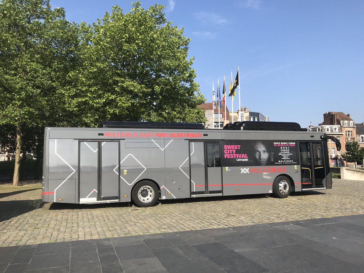 OVanmullem's tweet photo. Multiobus aanwezig op de #trefdagklimaat in Leuven! Met de eerste 100% elektrische lijnbussen In Vlaams Brabant! https://t.co/GOEYXnujCp