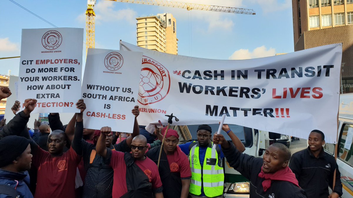 BraHlonisky's tweet photo. Criminals heard cash-in-transit guards are marching against them with empty cash vans. The robbers have not come to accept the memorandum.
Maybe they should have come with loaded trucks as decoy for all robbers to converge in one place. 
#CITHeistProtest #CITRobberies https://t.co/XCDX6swm7A