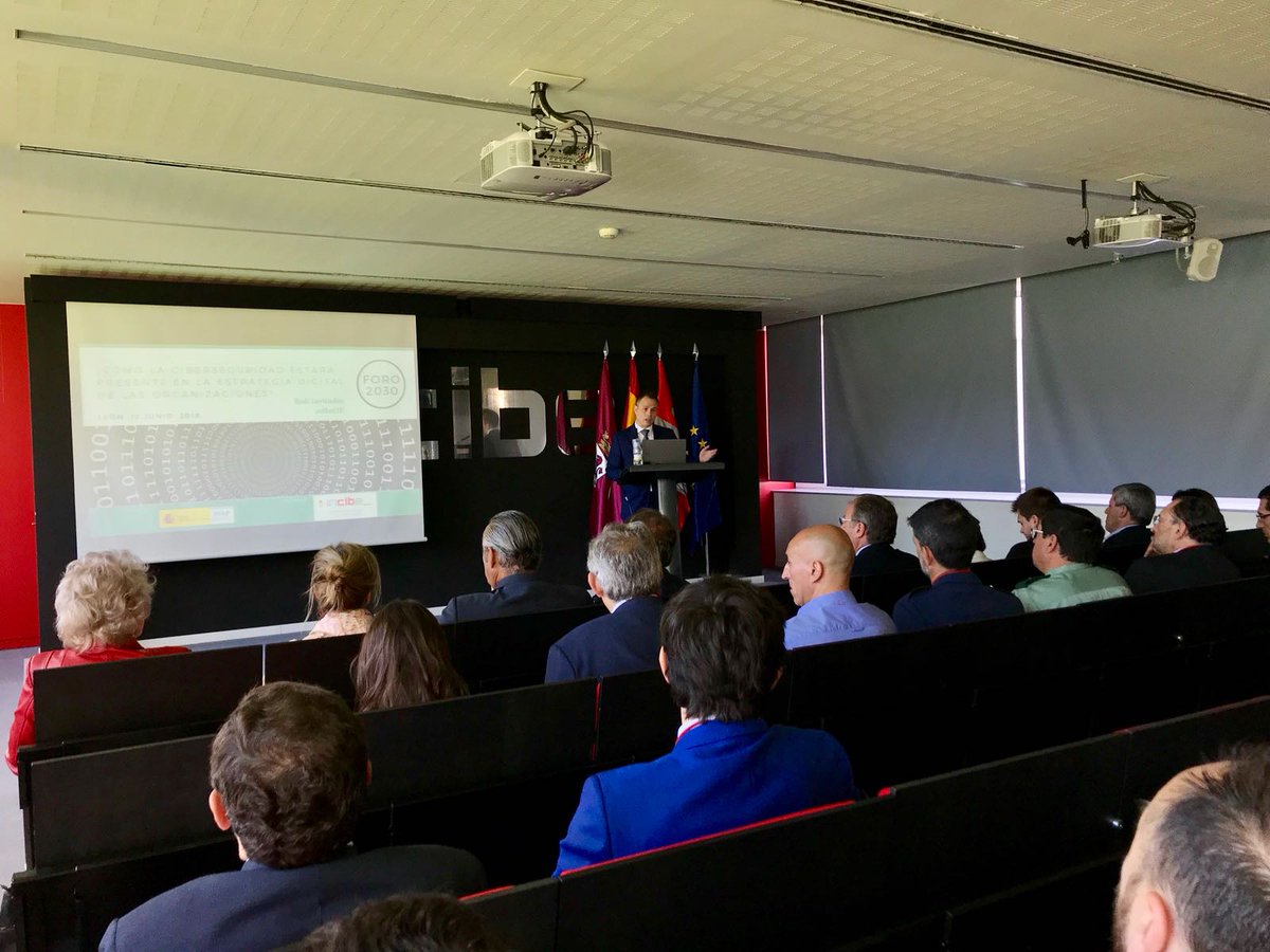 INCIBE's tweet photo. Nuestro director general Alberto Hernández inaugura el Foro 2030 del Instituto Nacional de Administración Pública en nuestra sede de #leonesp. #foro2030 #ciberseguridad https://t.co/lHEc6RsUV2