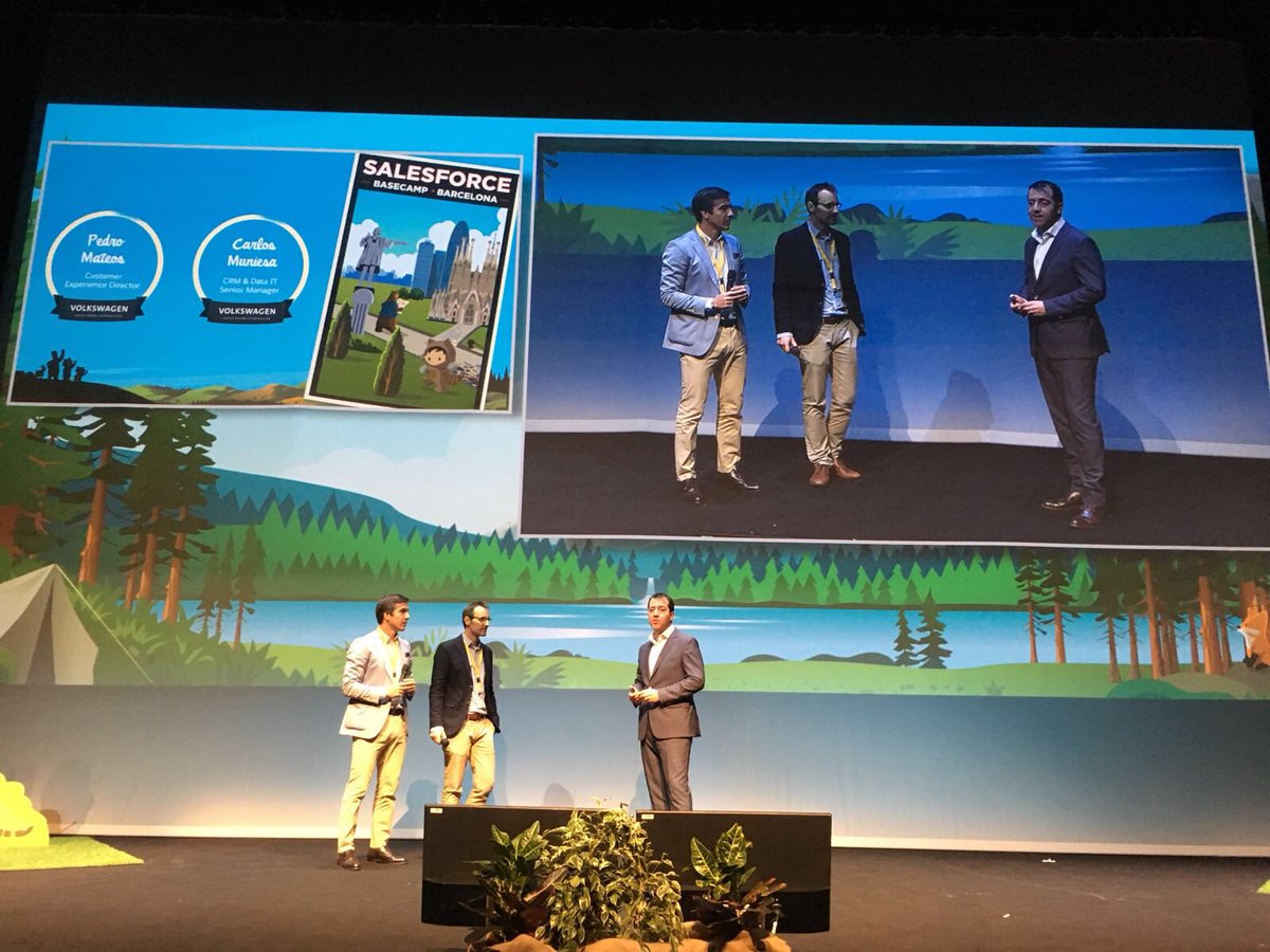 arseotero's tweet image. Now live at @teatrenacional #salesforceBCN with more than 1K friends already on site. Many great things ahead of us today