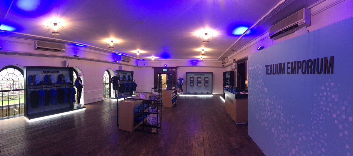 ThePilborough's tweet photo. #Tealium Emporium is open for business at #DVLON and @CaptainKetch is telling stories. It’s gonna be great again! https://t.co/ak9Exh4HhG