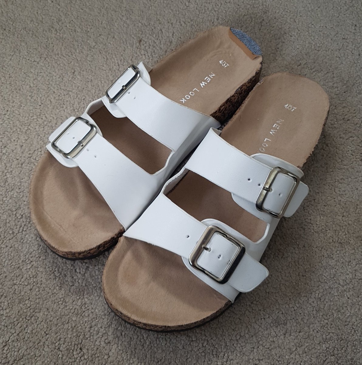 tashalovesnails's tweet photo. @NewLookHelp only worn these shoes for a few hours and they are already falling apart! Not even left the house 😡 https://t.co/YfCkhSDKzM