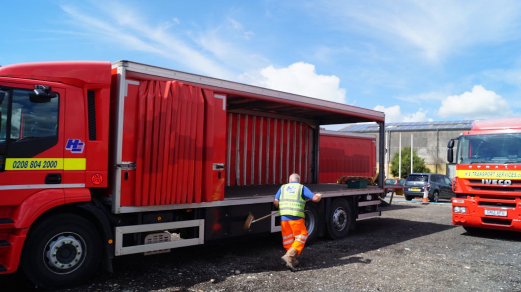 Any transport jobs big or small we can help you! Call us today on: 0208 804 2000 or visit: buff.ly/2DZhOU0