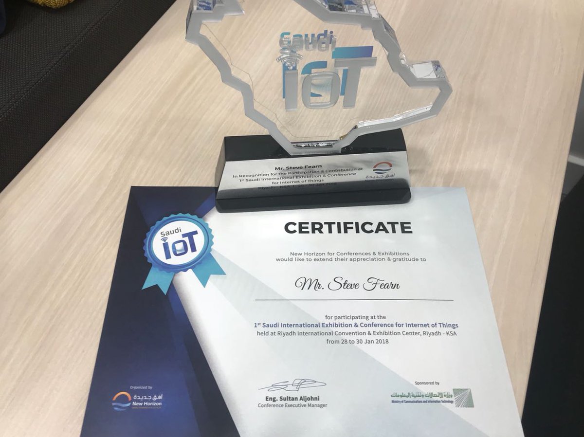 saudiiot's tweet photo. It an honour and pride for #SaudiIoT to award Mr. Steve Fearn, the distinguished speaker from @HPE who conducted an engaging, & an interactive workshop on “An Adventure in IoT with HPE & Aruba”
#throwbacksaudiiot18
#IoTworkshops
#RedefiningCommunications https://t.co/OtzaTRl9Wl