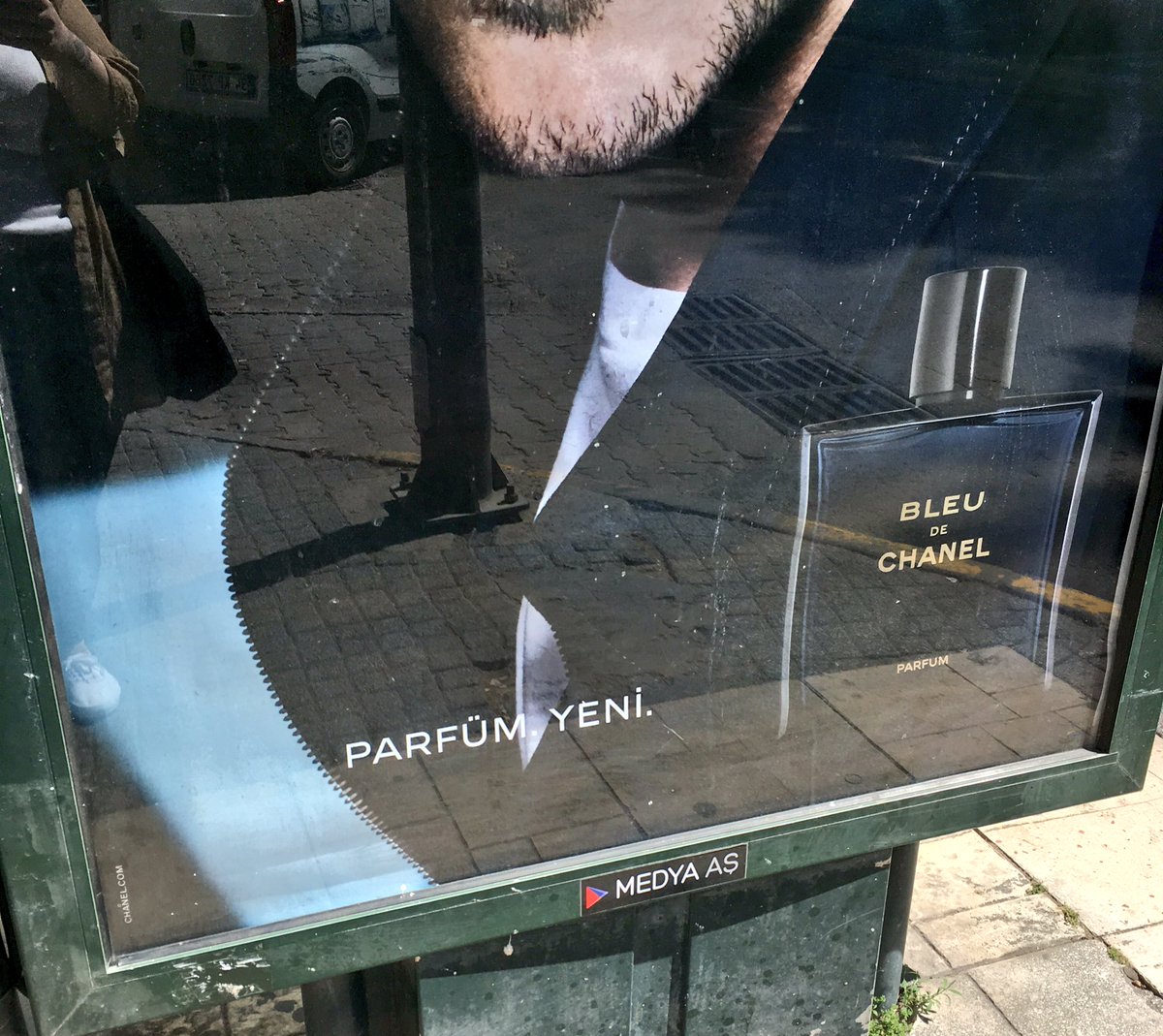 Parfüm Chanel olunca metin yazarına çok iş düşmüyor tabii