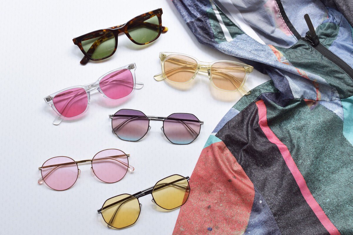 blincaoyama's tweet image. サングラスには曇りや雨の日でも大事な役割があります。
薄めの暖色系やイエローは自然と視界を明るく見せてくれるので、この時期にぴったり。
何より、明るいカラーで気分も楽しくなりそうです。

#thinglass #mykita