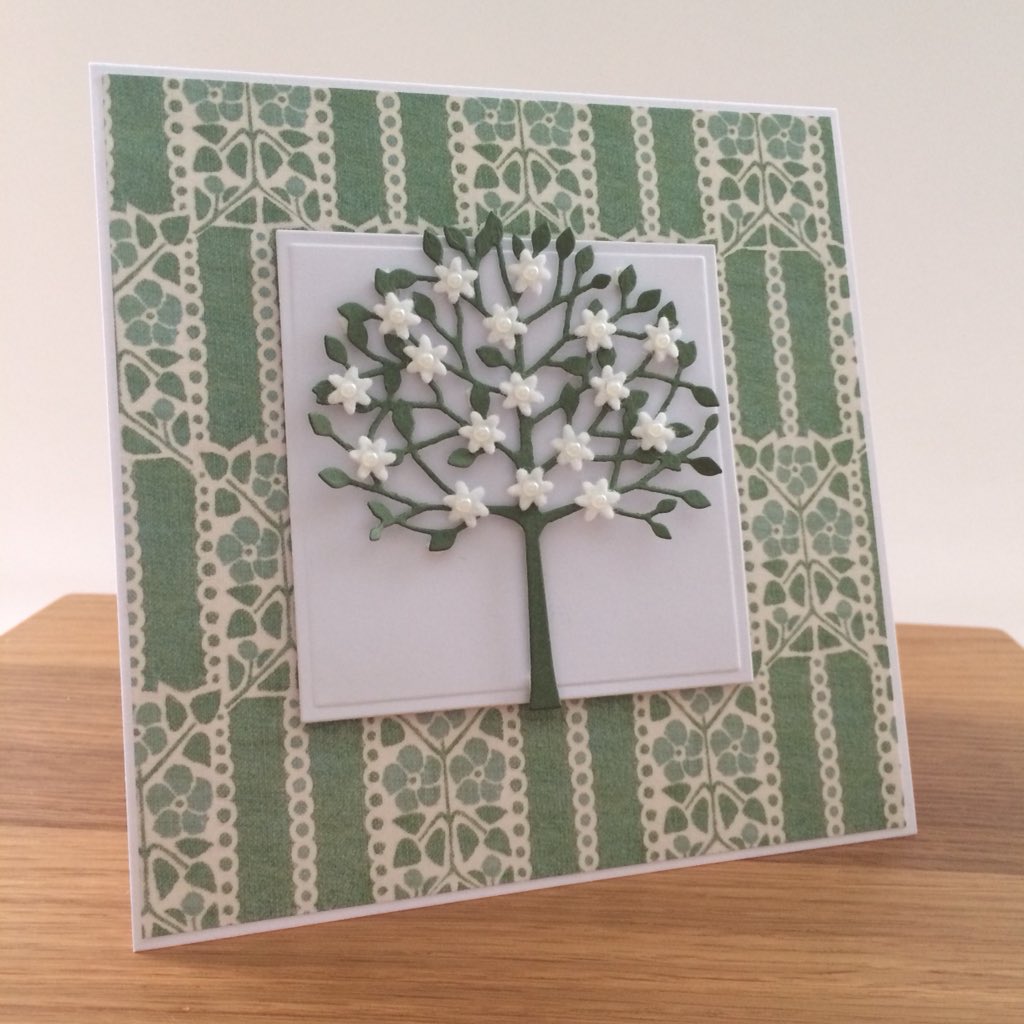 Handmade Tree Card with Tiny Felt Flowers 🌳 #handmadecards #handmadeuk #feltflowers #felt #crafting #fun #cards #cardmaking #papercrafts #trimcraft #TuesdayThoughts #birthdaycard #gifts #etsyuk