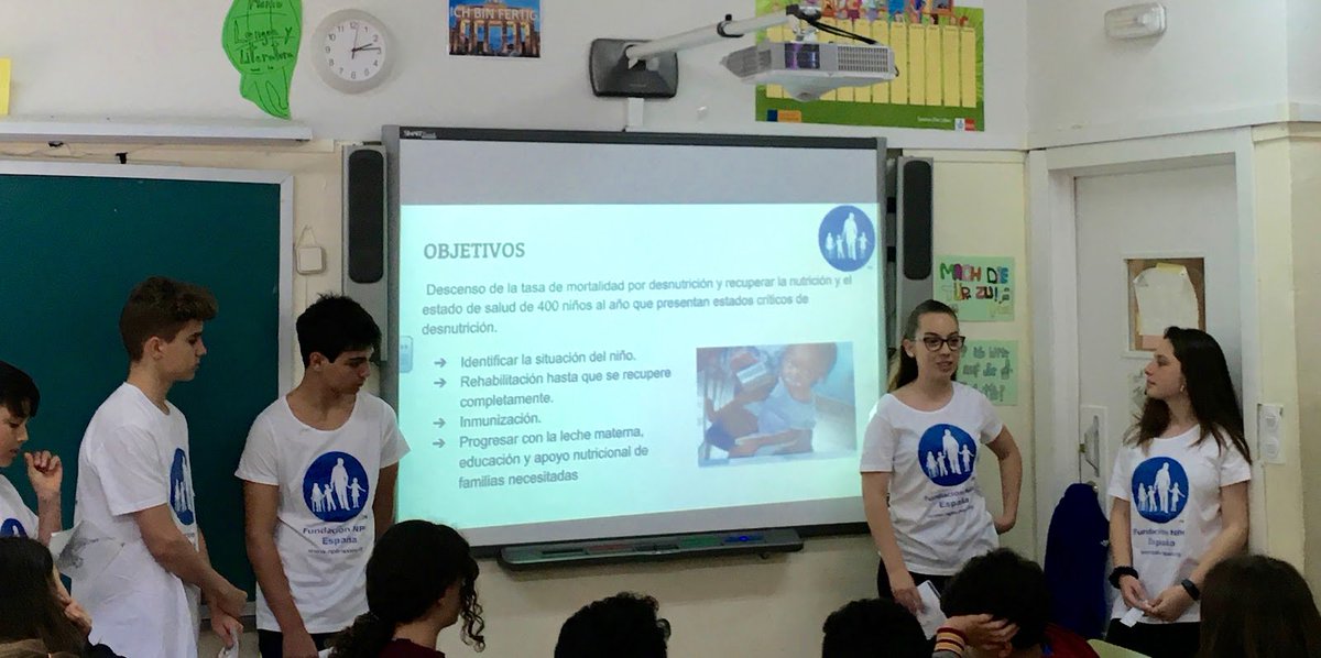 MasDeUno's tweet photo. #Cierre10, por @JuanraLucas: La #MarchaReto del colegio @MontserratFUHEM irá destinada a @lahoravioleta, una ONG que ayuda a enfermos de #neurofibromatosis. 120 alumnos de 1º de ESO recorren 60 kilómetros por esta causa solidaria. https://t.co/dmusuPJL5e