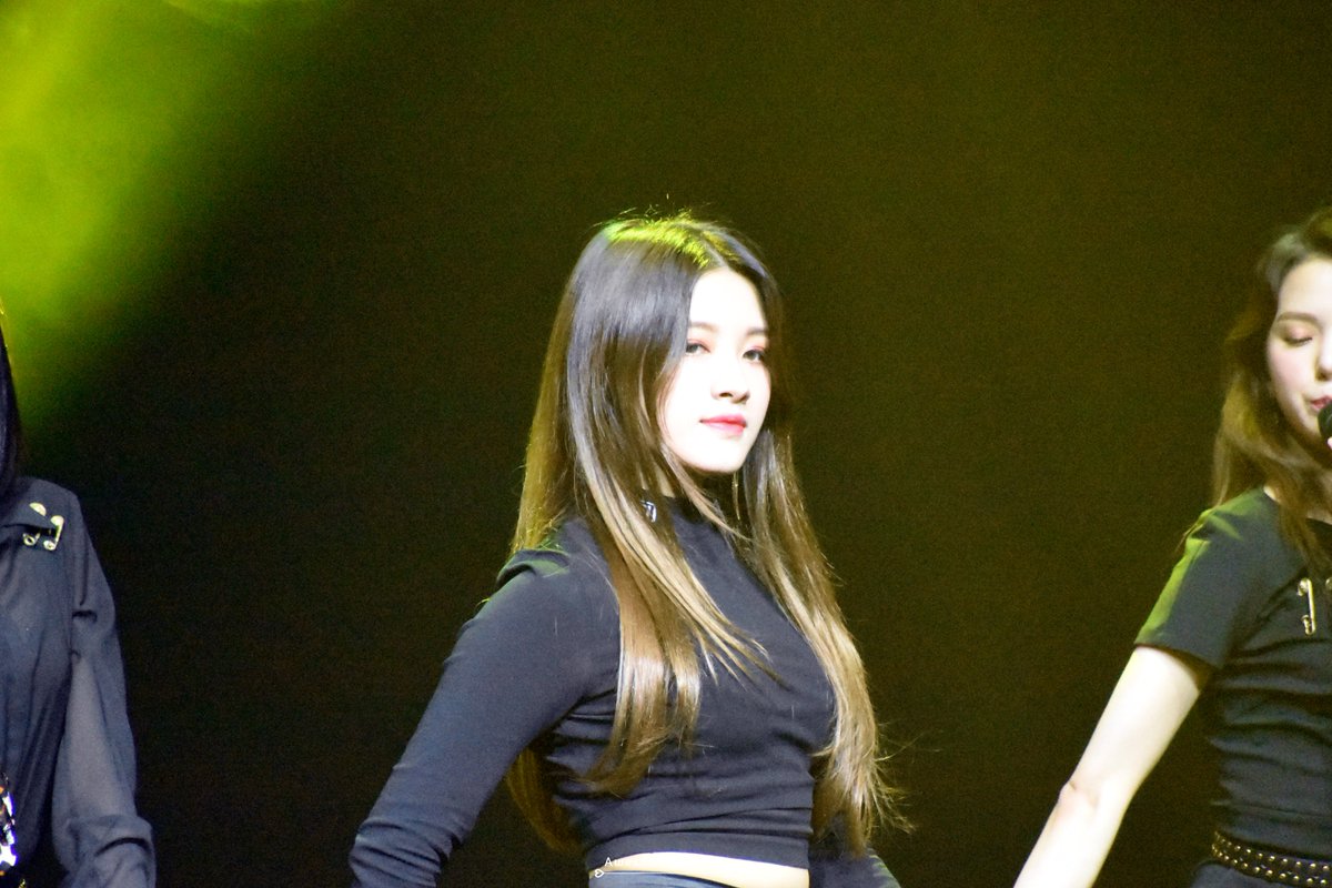 Awesome_Spring's tweet photo. 180518 CLC at  Dara Daily Awards 2017 (2)

#SEUNGHEE #오승희 #YUJIN #최유진 #SEUNGYEON #장승연 #SORN #손
#CLC #씨엘씨 #WelcomeCLCtoThailand 
#daradailyAwards7 #DDA2017 https://t.co/PUnbSFtVzA