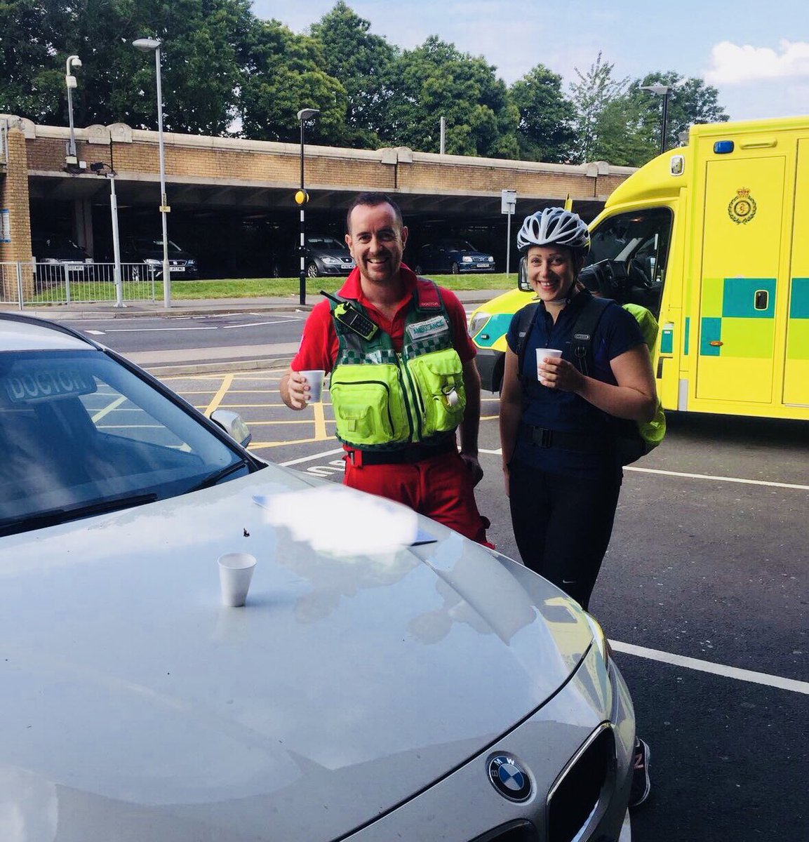 CPR Saves lives.

In one of our many responses over the last week, @BASICS_HQ #VolunteerMedic @DoctorBigG provided #EnhancedCare & worked with members of the public, @WelshAmbulance & passing @CAVUHB @Welshanaesthes Doc to save life. 
#ROSC
#ChainOfSurvival