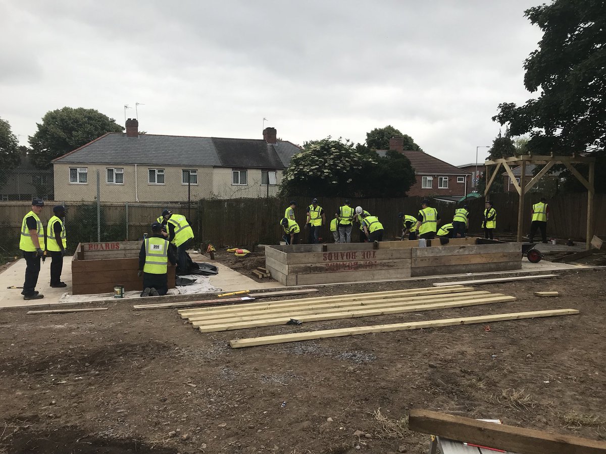 Day 2 cooler today even more hands on site #ScapeMajorProject <a href="/Josh_WatesCSR/">Josh Steiner</a> <a href="/WatesGroup/">Wates Group</a> <a href="/CAATServices/">CA&TS</a> <a href="/bbcwm/">BBC Birmingham & Black Country</a> <a href="/WolvesHomes/">Wolverhampton Homes</a>